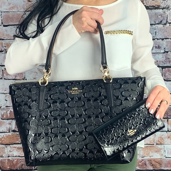 Coach Handbags - NWT Bunde Coach Patent Ava + Patent soft wallet